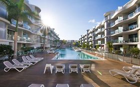 Luxury Apartment, Parking, Terrace, Pool.